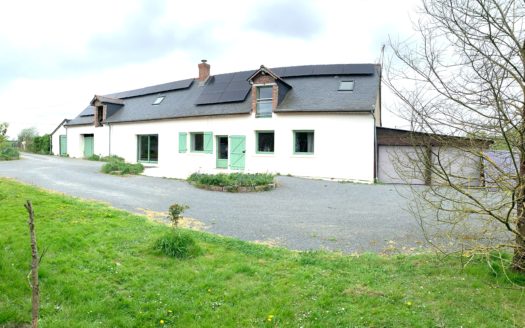 Maison FERCÉ 6 pièces 150 m²