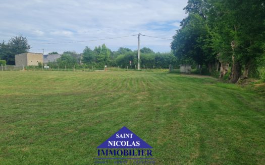 SOUDAN TERRAIN CONSTRUCTIBLE 690m² ENV.